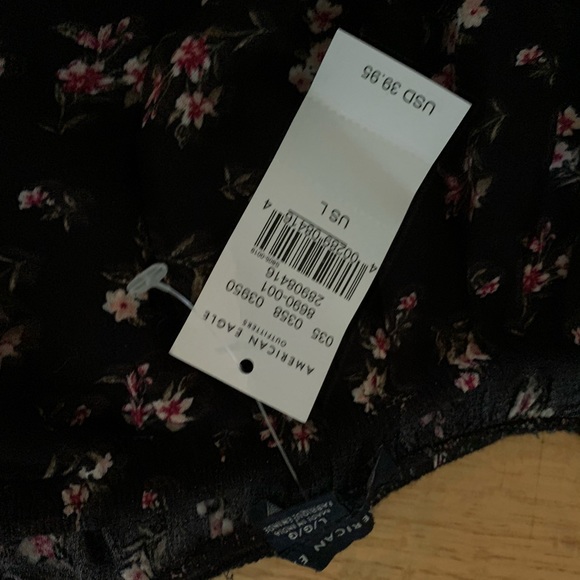 American Eagle Black Floral Blouse NEW - Picture 5 of 5